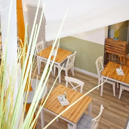 Hotel F-1010 Strandhaus Moenchgut Dz 29 Strandnah, Inkl Fruehstueck Lobbe